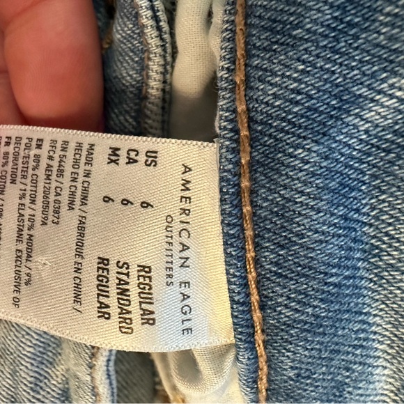 American Eagle Stretch Distressed Jeans Women's Size 6 - Picture 14 of 16